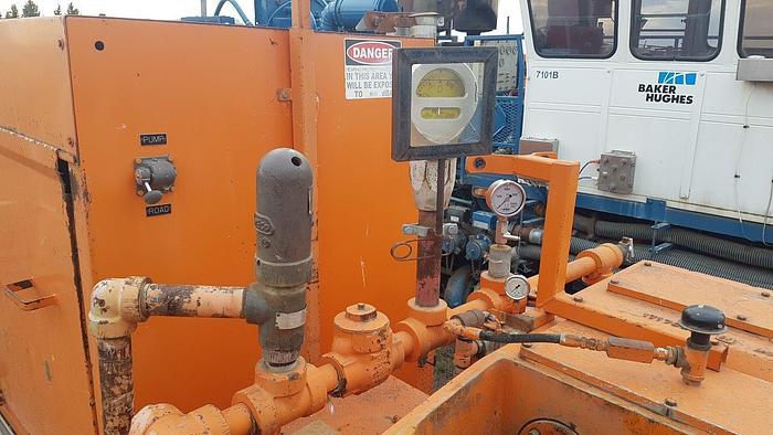 Used 2002 WELCAN 4 Axle Carrier Style Oilfield Pump / Kill Truck