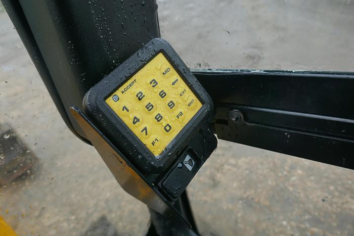 Used 2014 JCB 8018 CTS