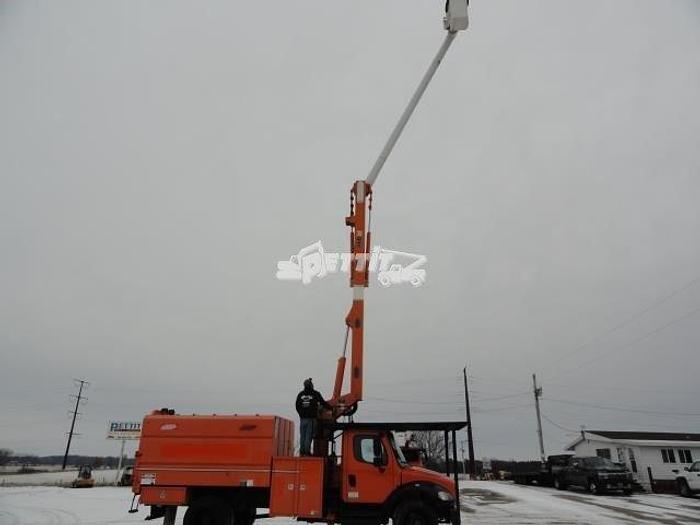 Used 2011 FREIGHTLINER BUSINESS CLASS M2 106