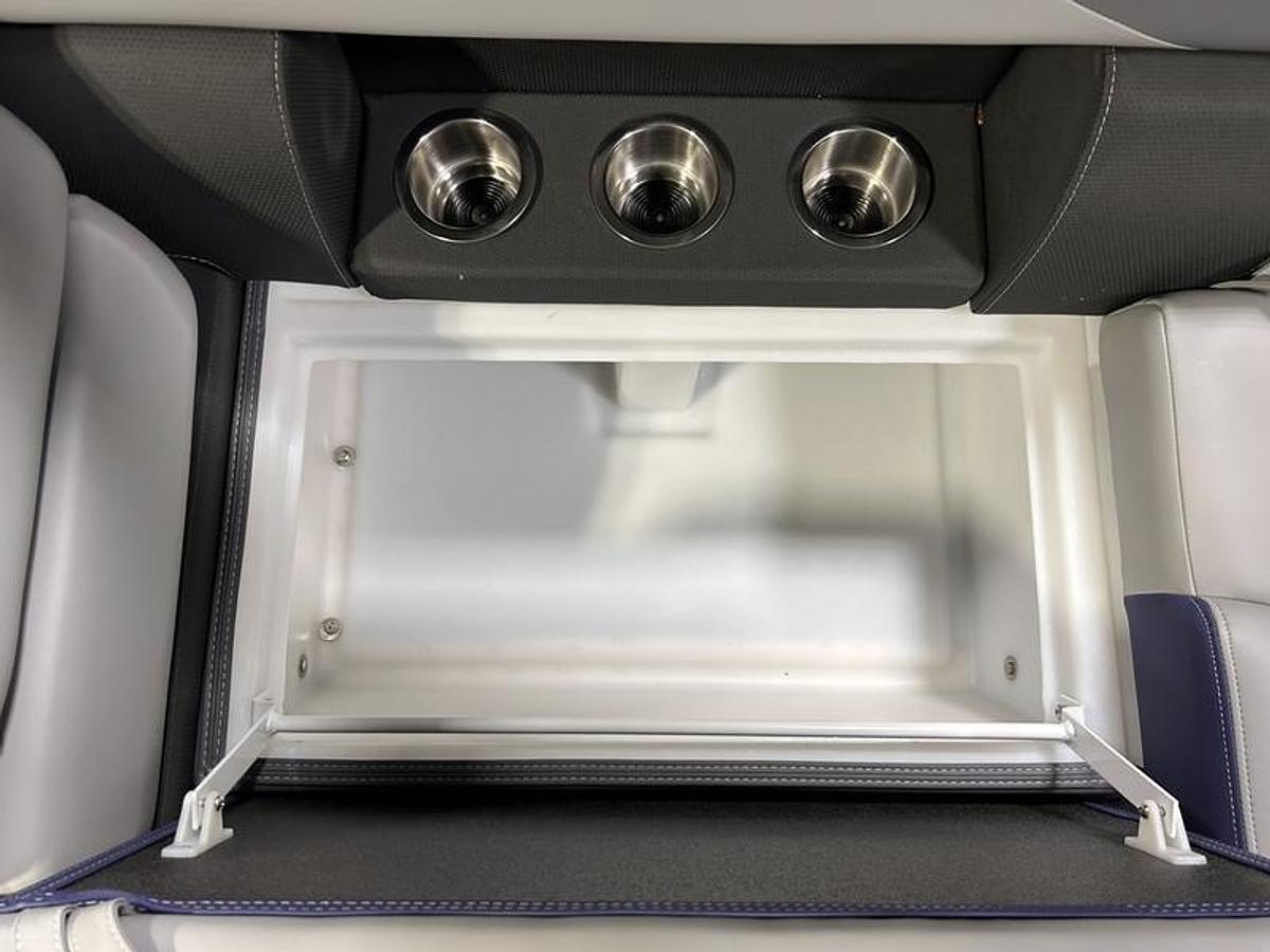 2025 South Bay S224RS Rear Seating 2.75