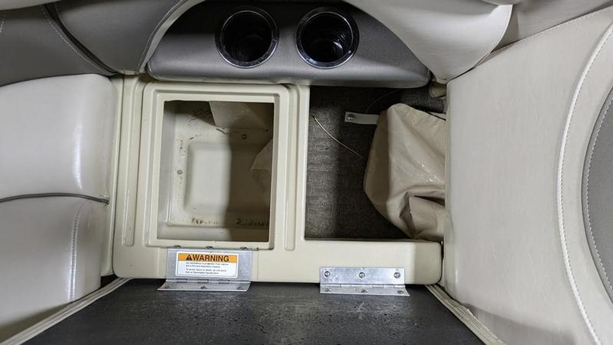 Used 2014 Sylvan 8520 CNF