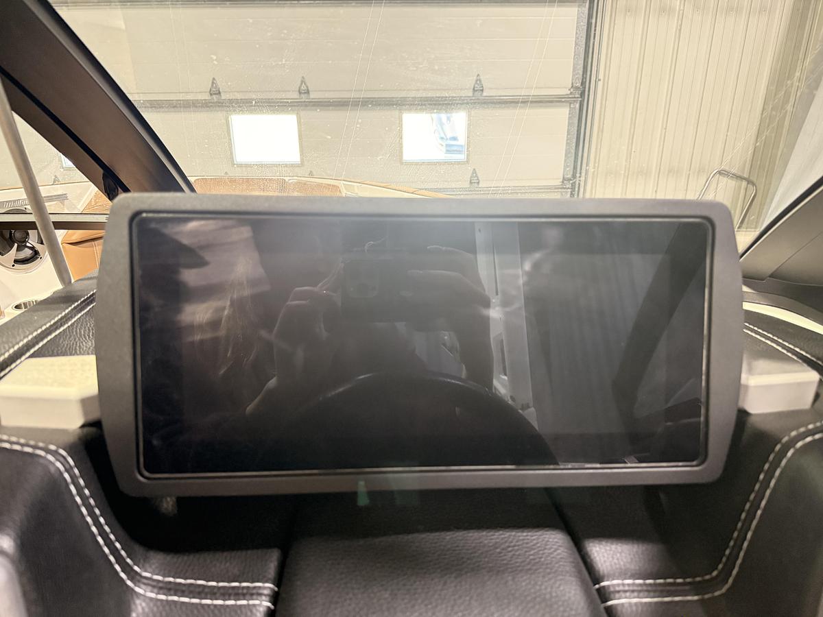Used 2020 Malibu Boats 25 LSV