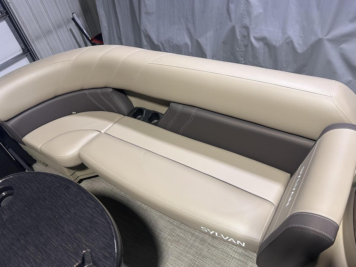 2026 Sylvan 822 Party Fish