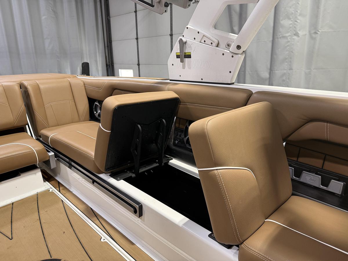 Used 2020 Malibu Boats 25 LSV