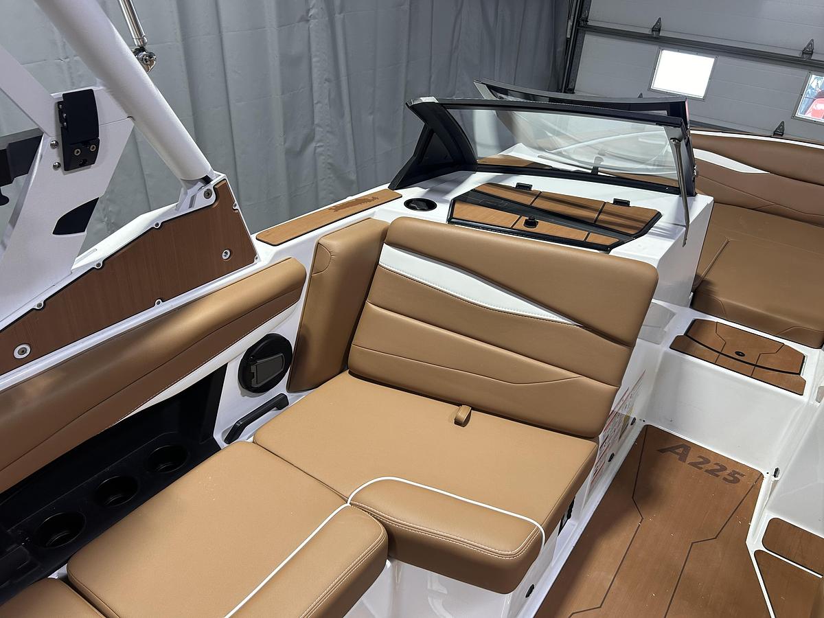 2025 Axis Wake Research A225