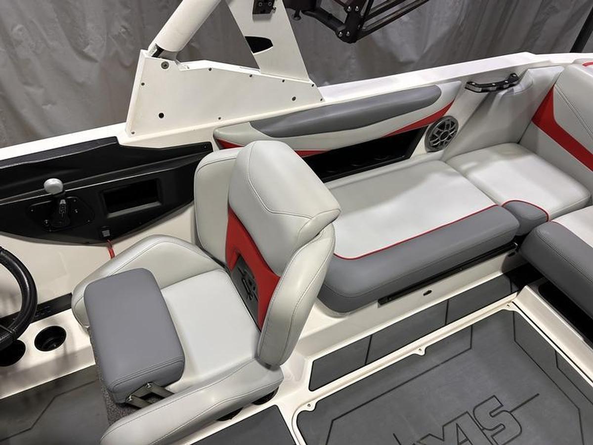 Used 2020 Axis Wake Research T22