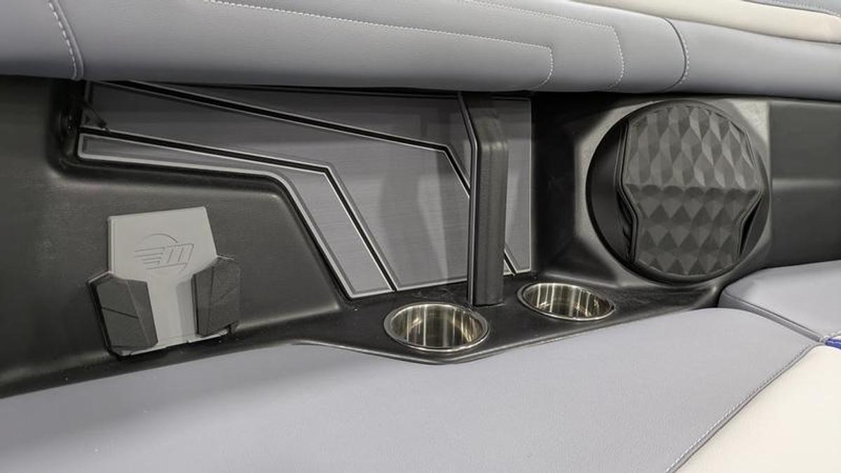 2026 Malibu Boats 25 LSV