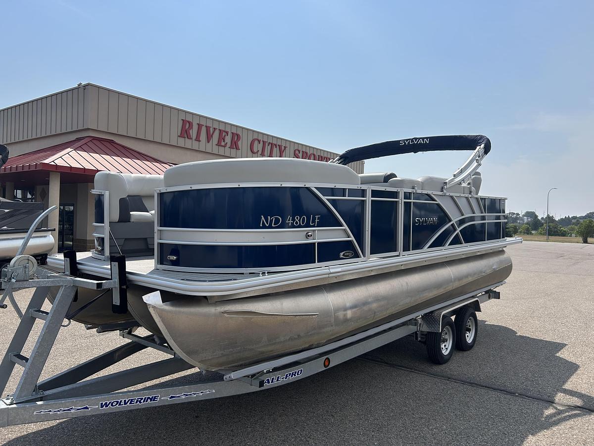 Used 2021 Sylvan Mirage 8522 Party Fish TRAILER INCLUDED