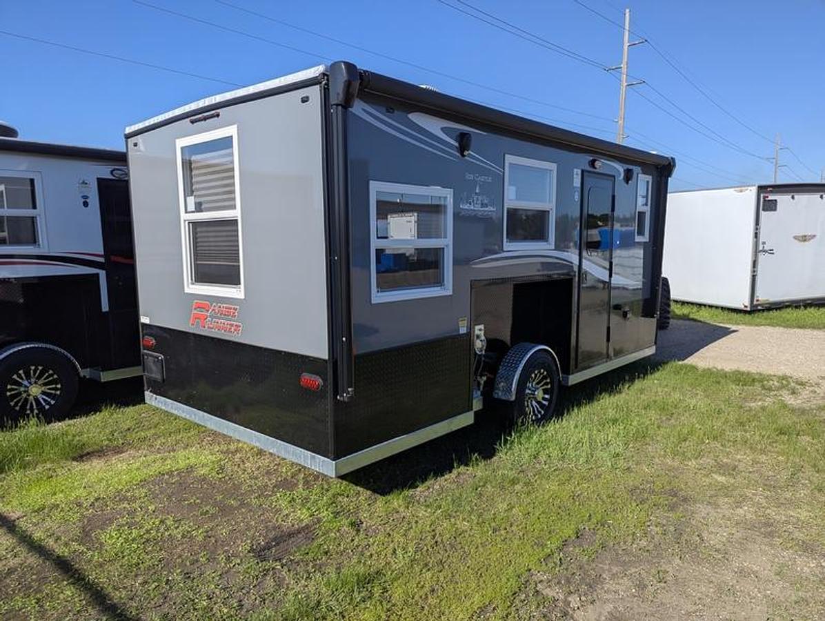 2026 Ice Castle Fish Houses 8' X 17V RANGE RUNNER [$1,000 OFF, FREE GENERATOR]