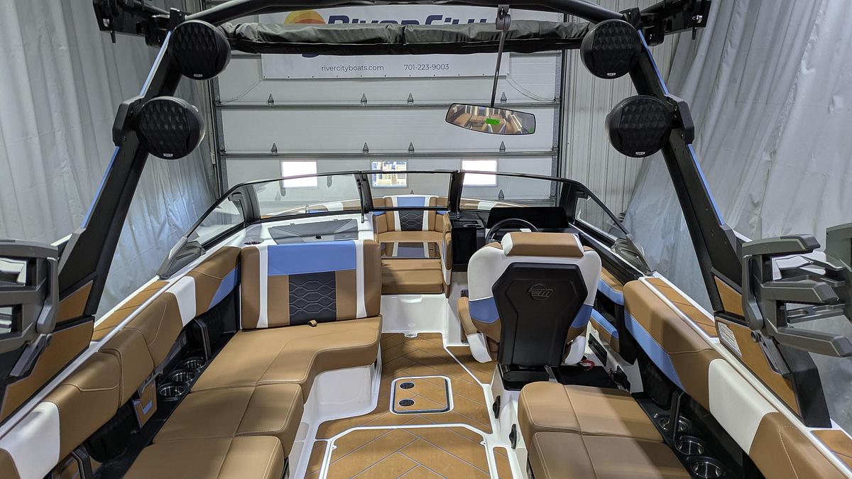 2026 Malibu Boats 23 LSV