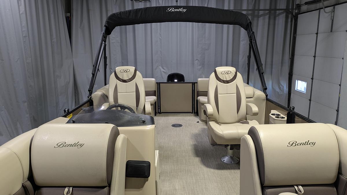Used 2024 BENTLEY Legacy 200 Navigator