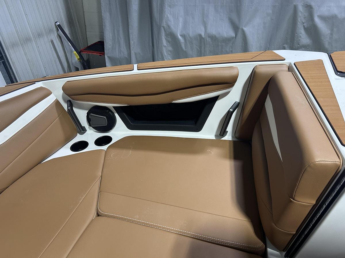 2025 Axis Wake Research A225