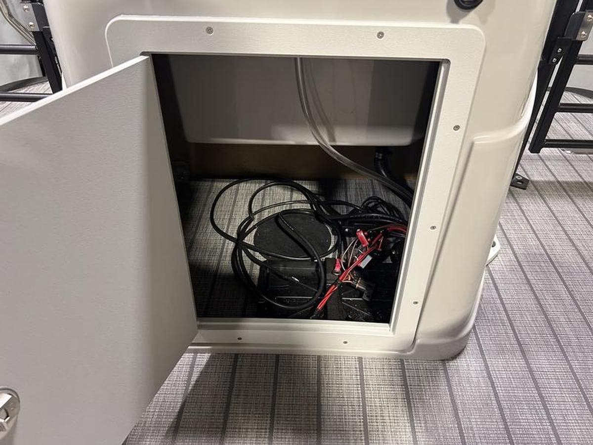 2025 Sylvan L1 Party Fish