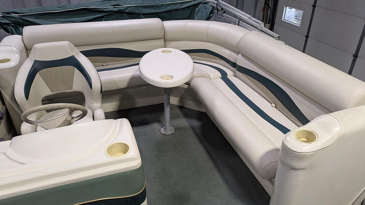 Used 2000 Sylvan 820 Elite Cruise