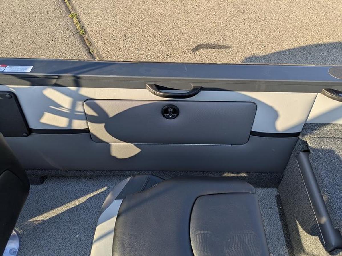 2026 Crestliner 1850 Sportfish