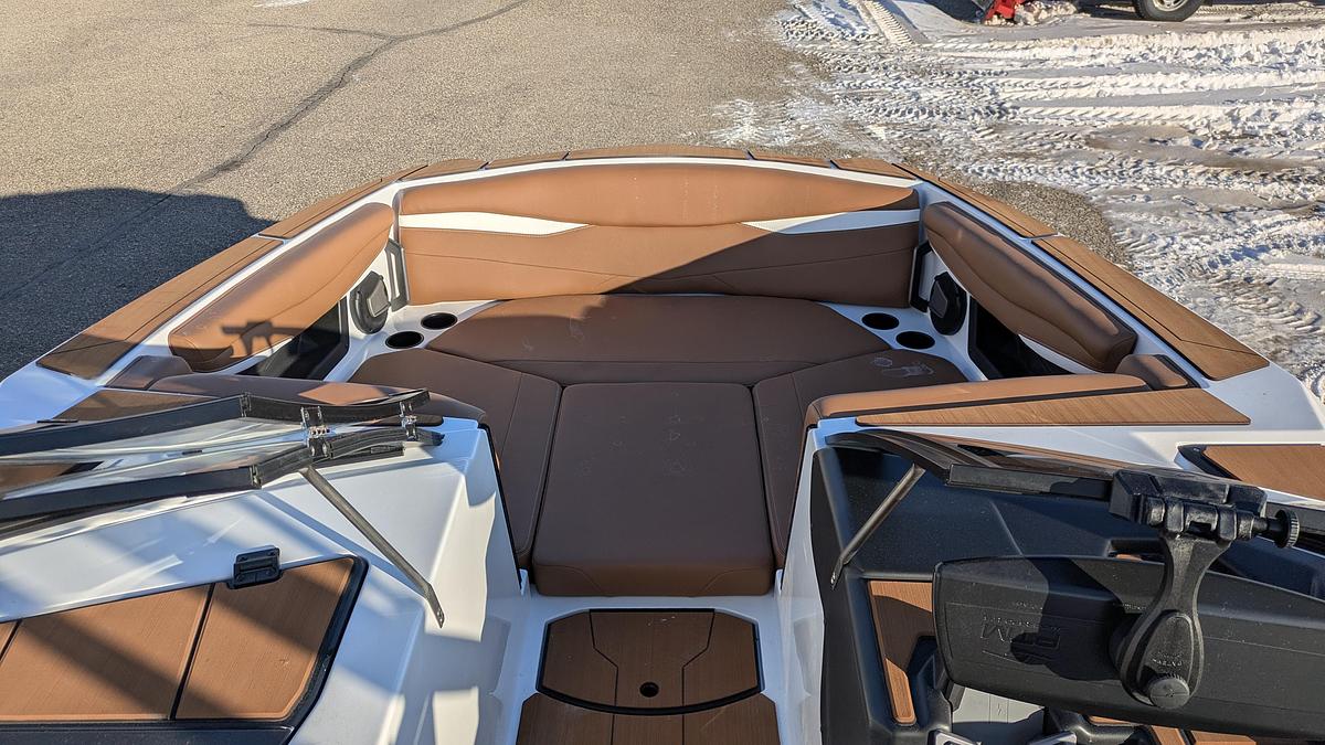 2025 Axis Wake Research A225