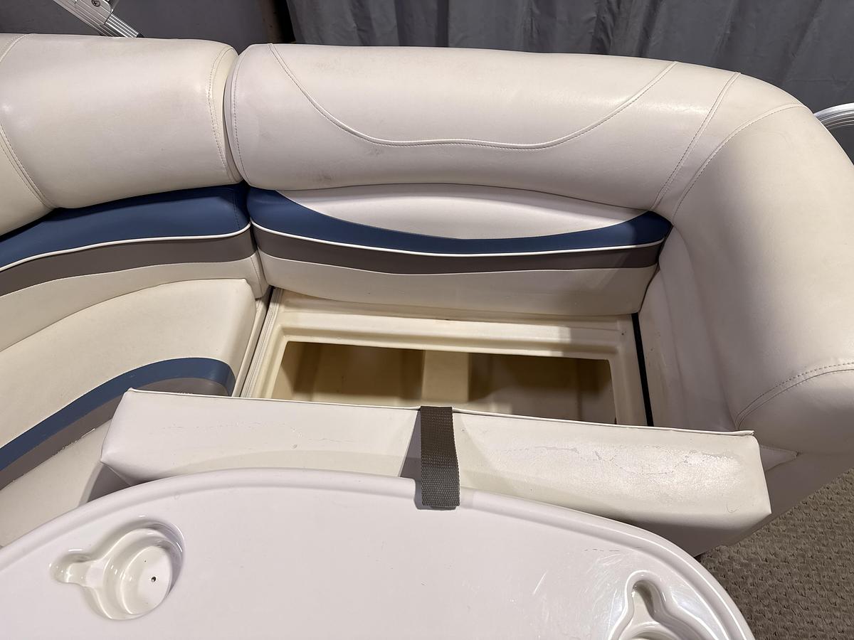 Used 2006 BENNINGTON 2275 RL
