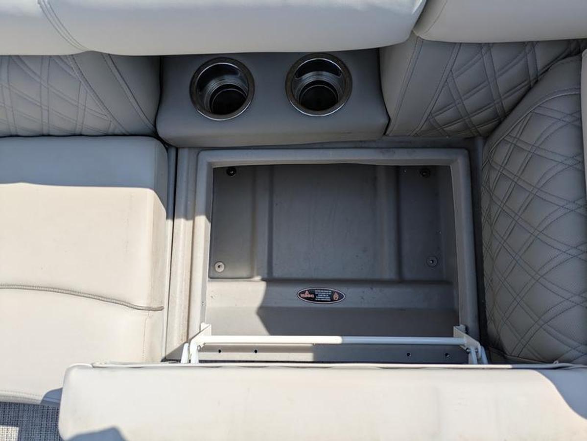 Used 2021 Harris Sunliner 230