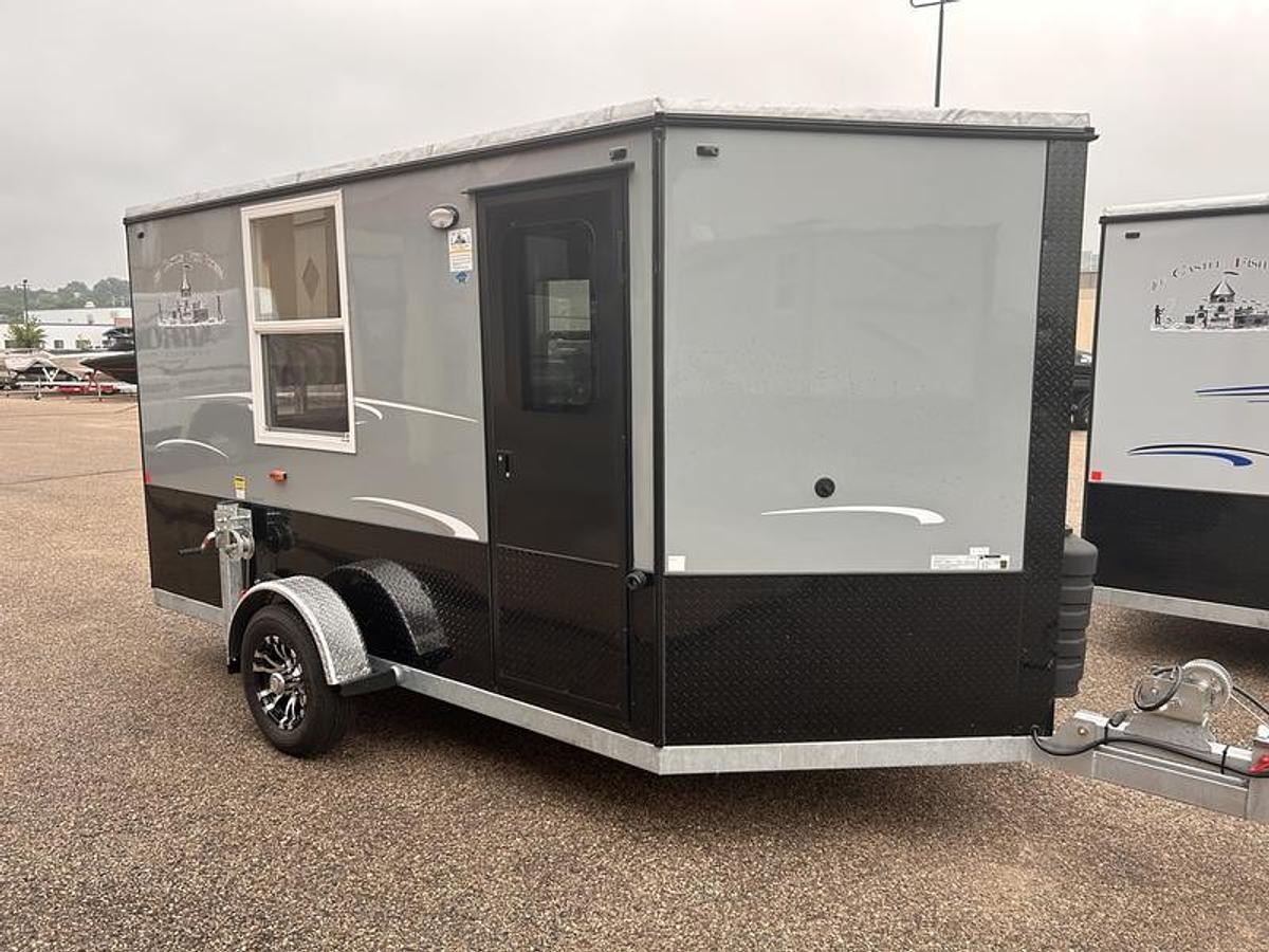 2026 Ice Castle Fish Houses 6.5' X 12V SPORTSMAN [$1,000 OFF, FREE GENERATOR]