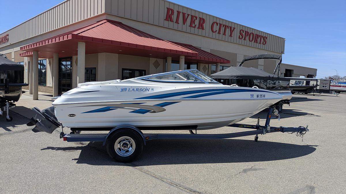 Used 2008 LARSON Senza 186 BR