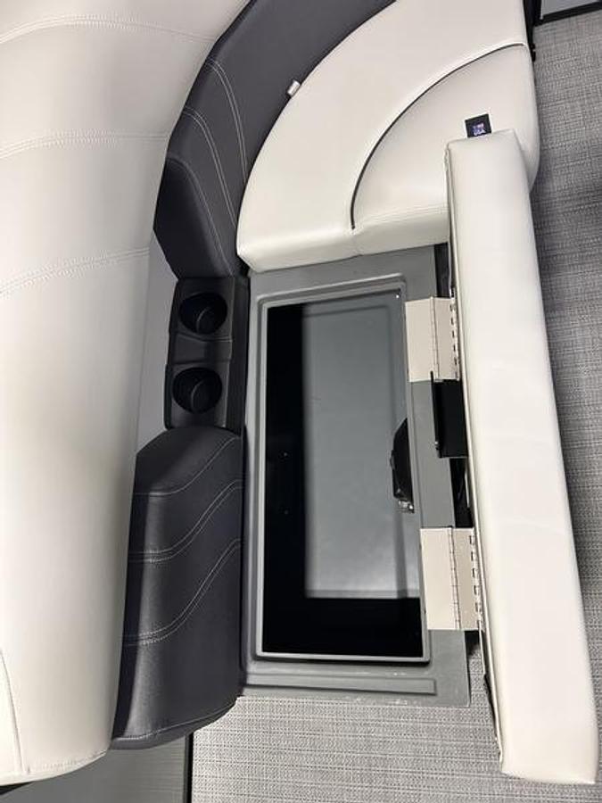 2026 Sylvan 822 Party Fish