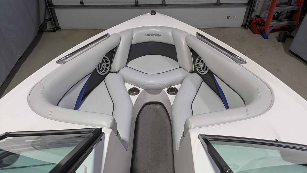 Used 2010 Moomba Outback V