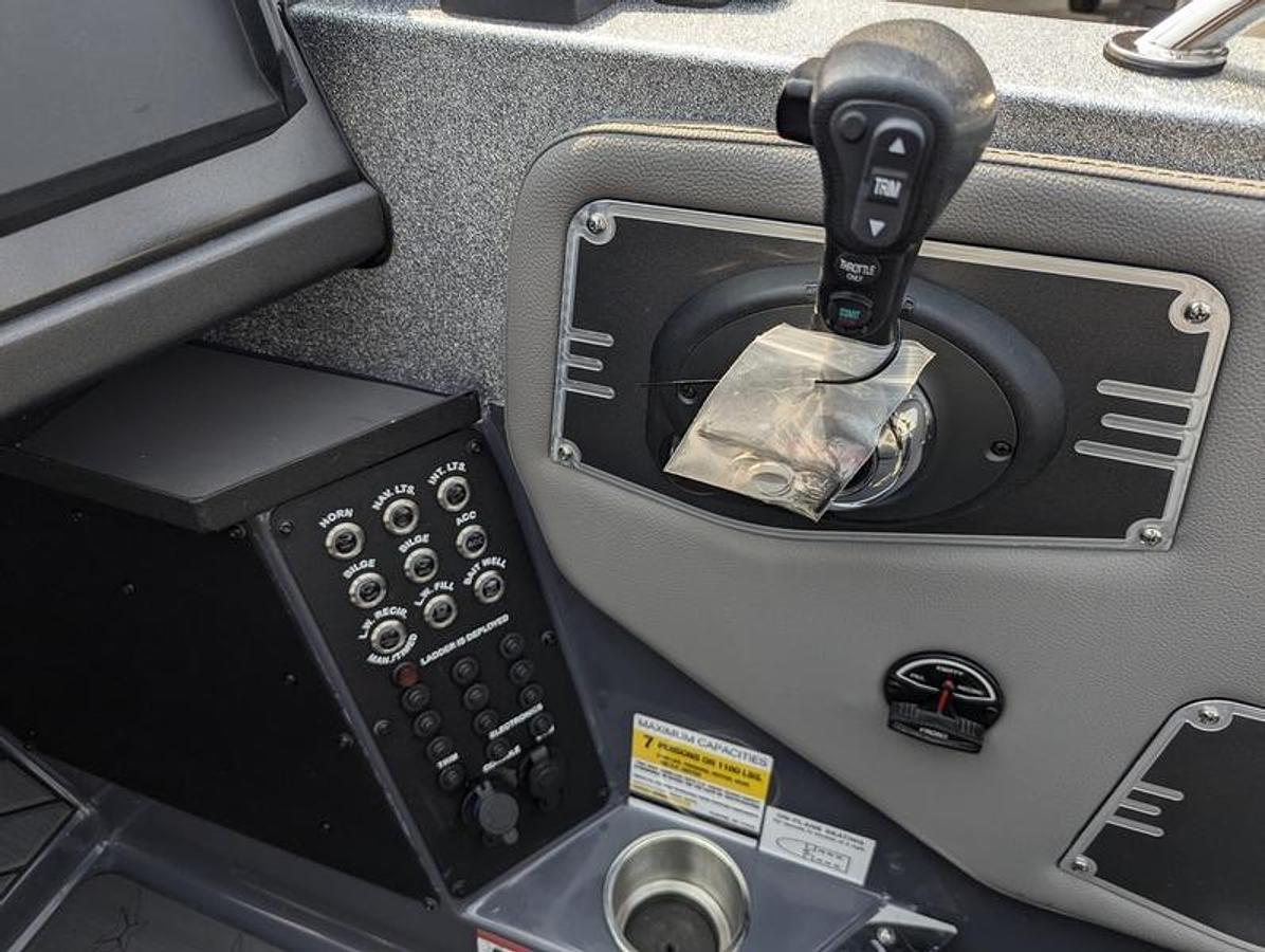 Used 2022 Vexus DVX22