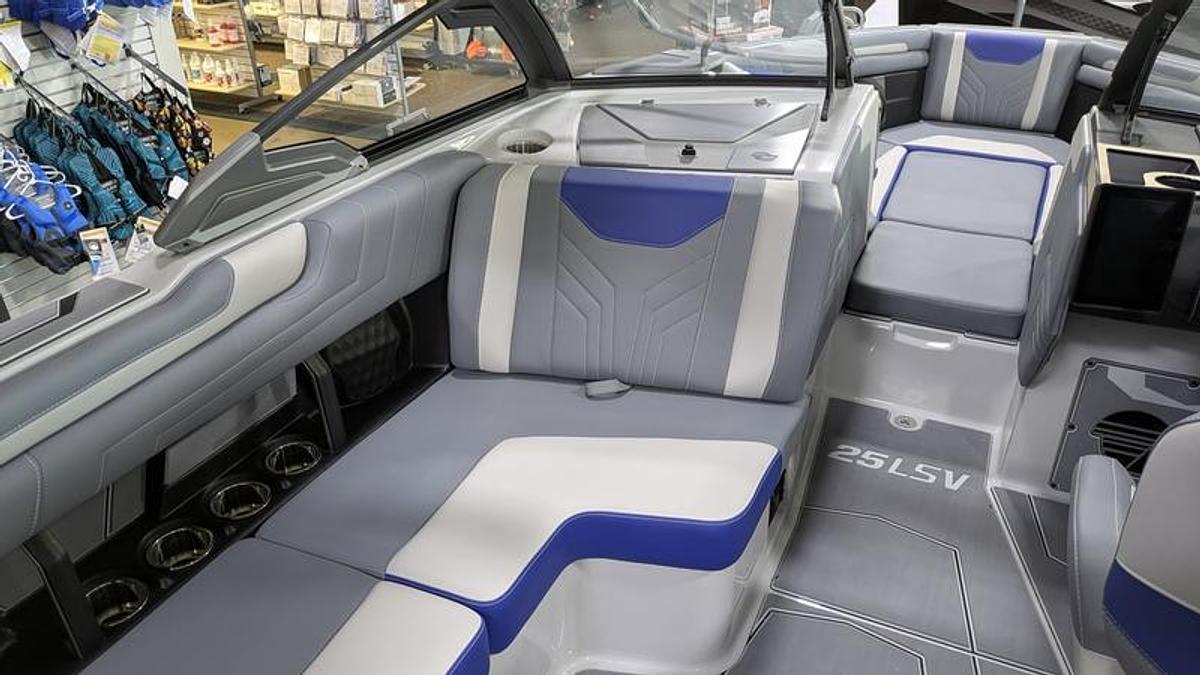 2026 Malibu Boats 25 LSV