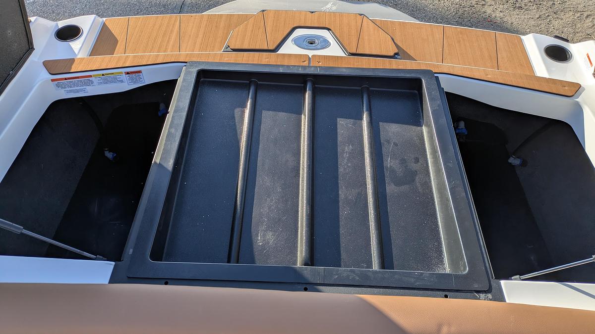 2025 Axis Wake Research A225