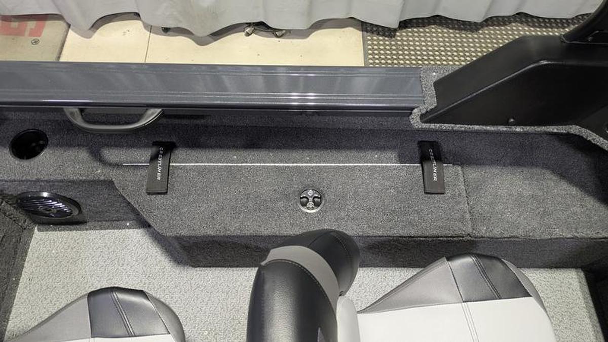 2026 Crestliner 1850 Fish Hawk