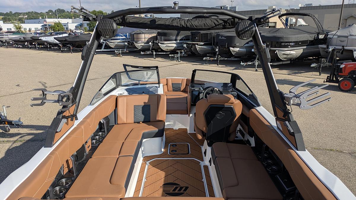 2026 Malibu Boats 23 LSV