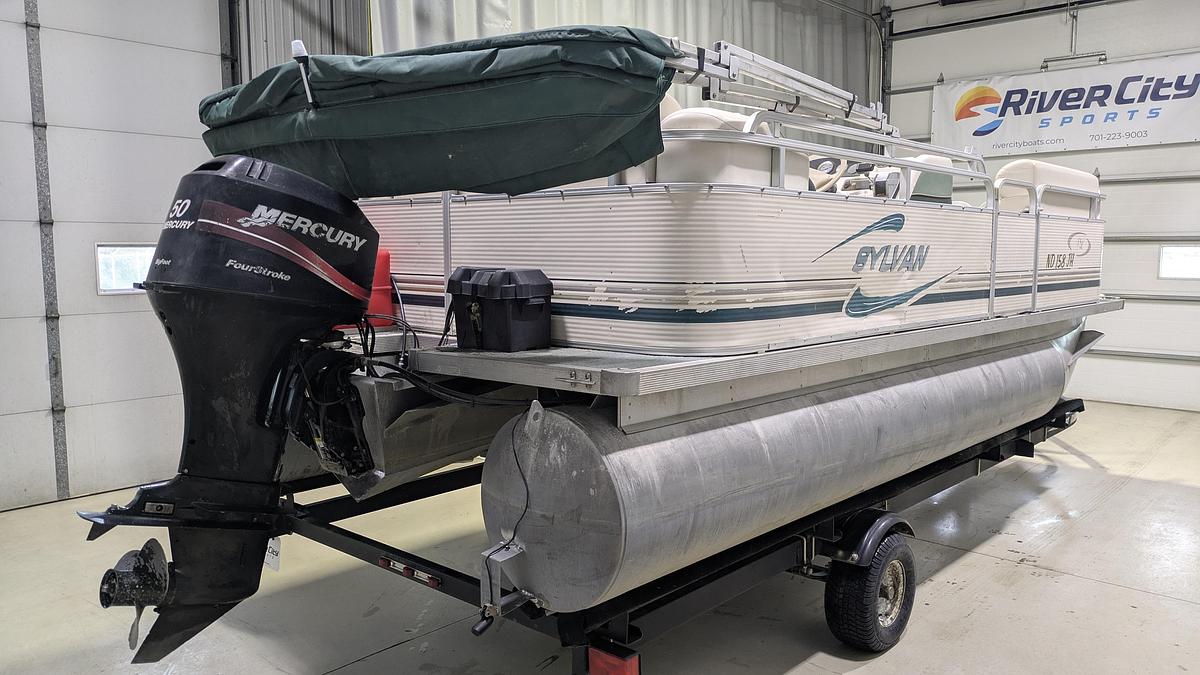 Used 2000 Sylvan 820 Elite Cruise