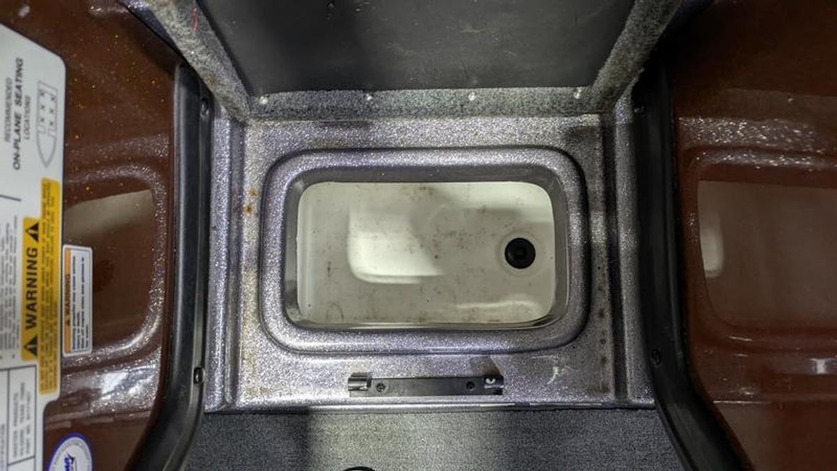 Used 2011 Skeeter WX2100