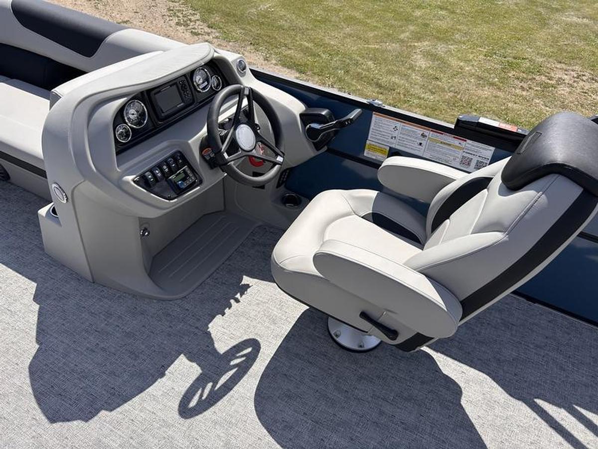 2025 South Bay 224UL LE Entertainment 2.75