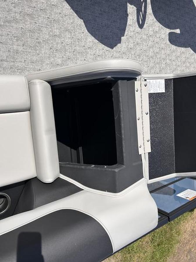 2025 South Bay 224UL LE Entertainment 2.75