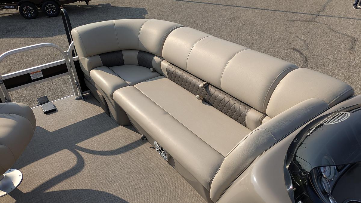 Used 2023 Sun Tracker Sportfish 20 DLX TRAILER INCLUDED