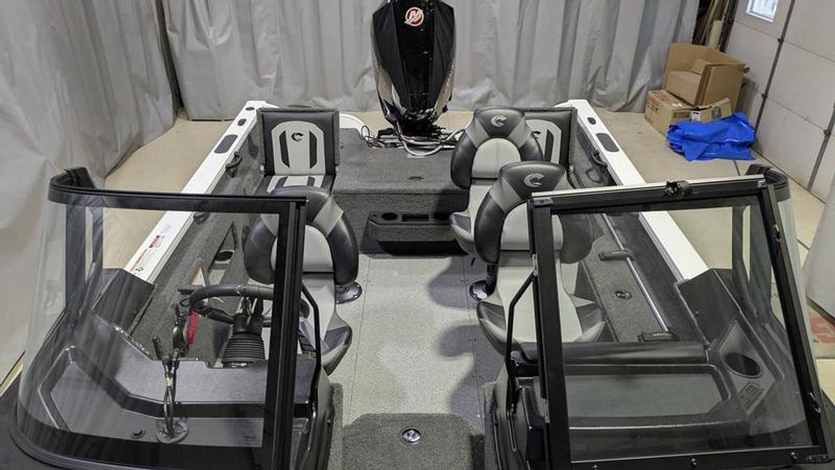 2026 Crestliner 1850 Fish Hawk