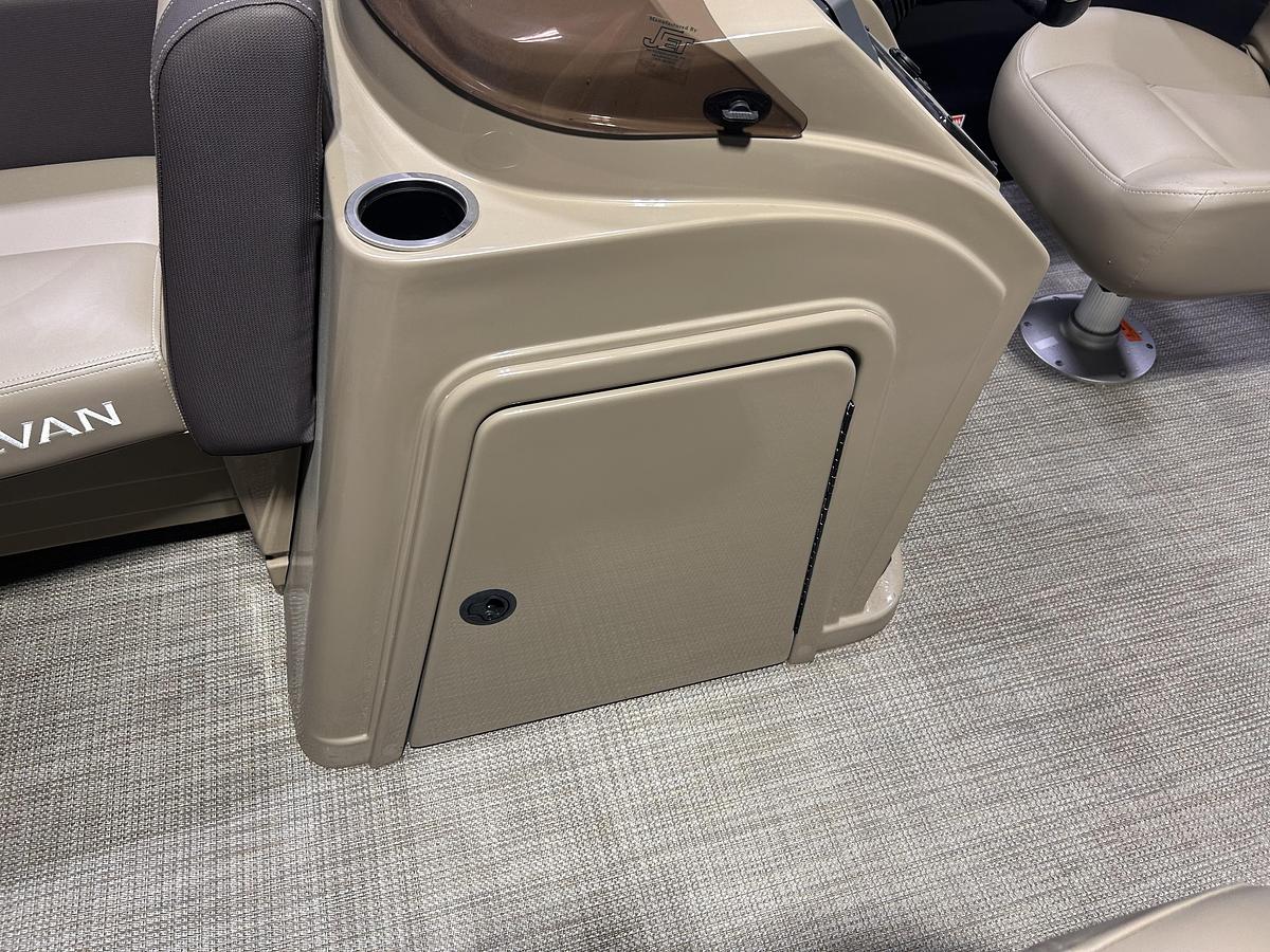 2026 Sylvan 822 Party Fish