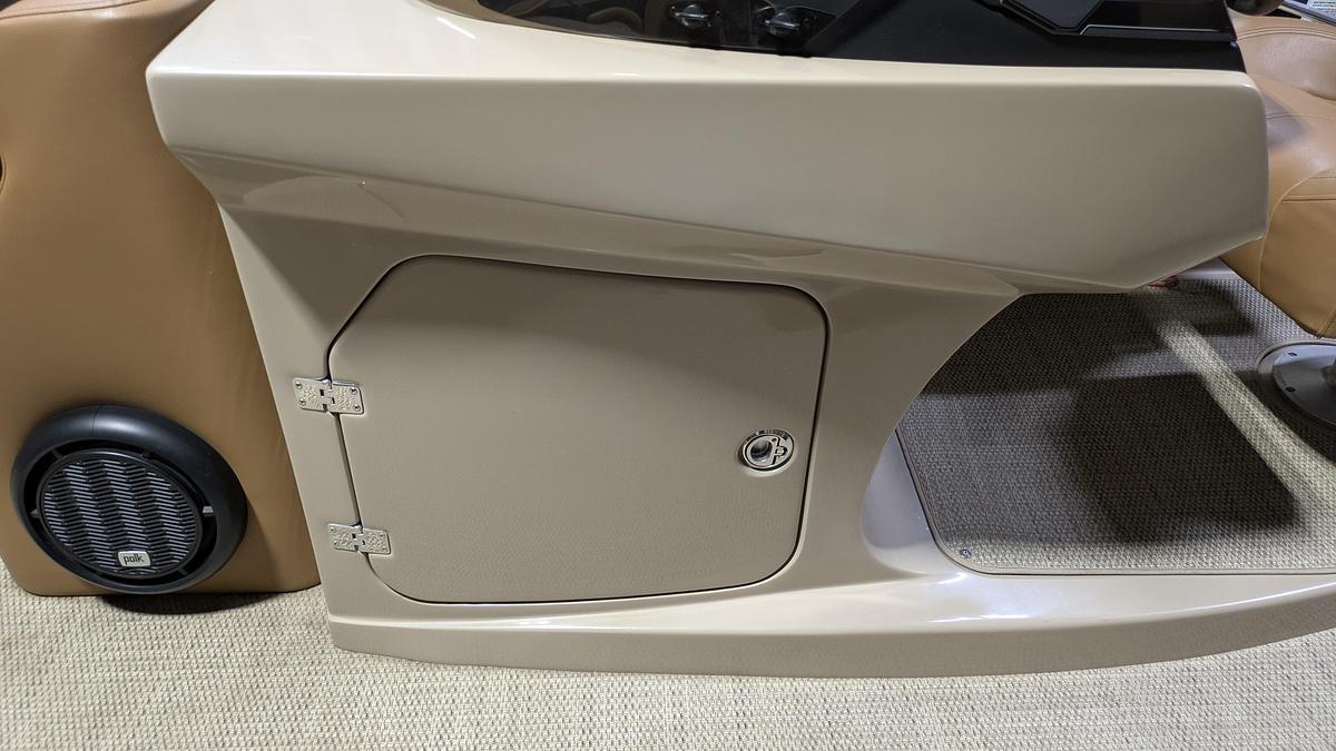 Used 2019 Godfrey Sanpan 2500