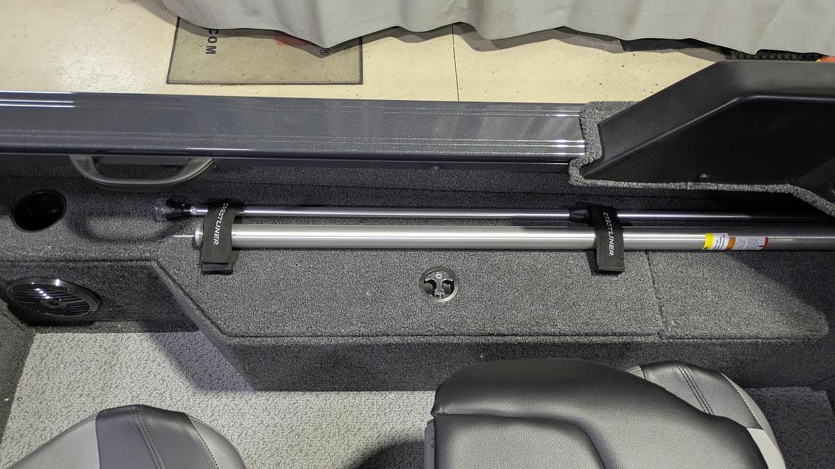 2026 Crestliner 1850 Fish Hawk Raptor Package