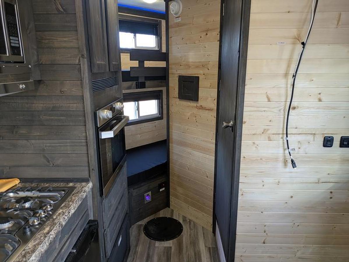 2026 Ice Castle Fish Houses 8' X 17V OUTLANDER [$1,000 OFF, FREE SMART TV, FREE GENERATOR]