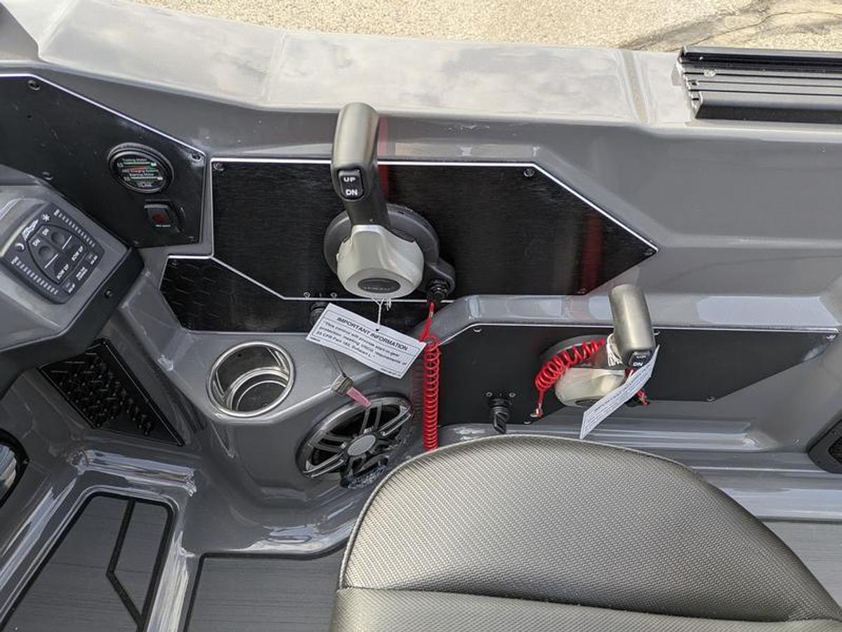 2025 Skeeter WXR2060F