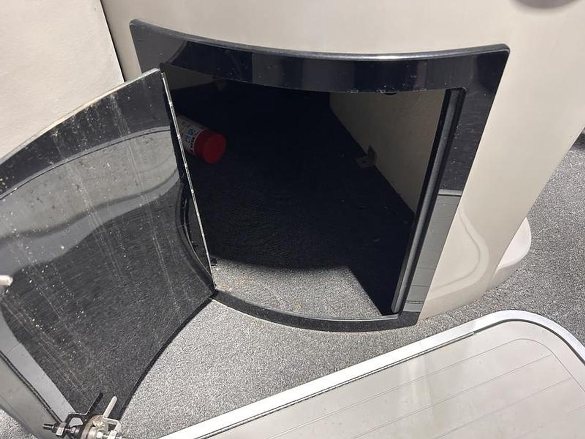 Used 2014 Sylvan 8522 LZ