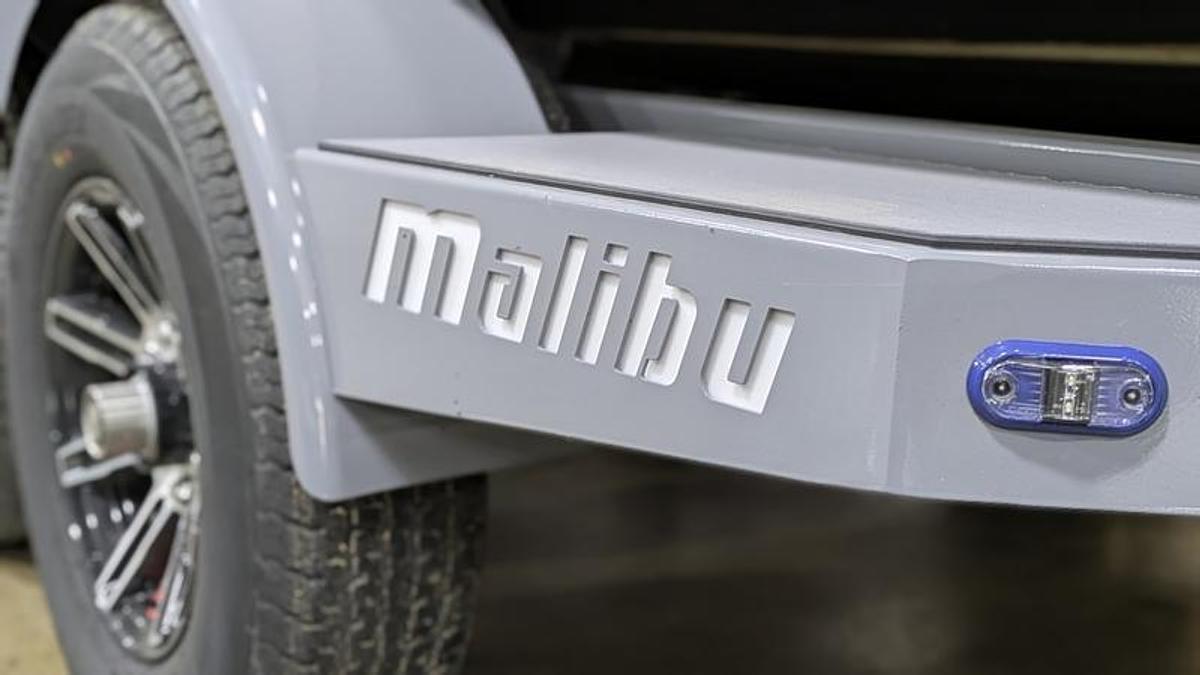 2026 Malibu Boats 25 LSV