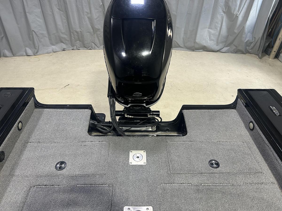 Used 2017 TRACKER Targa V20