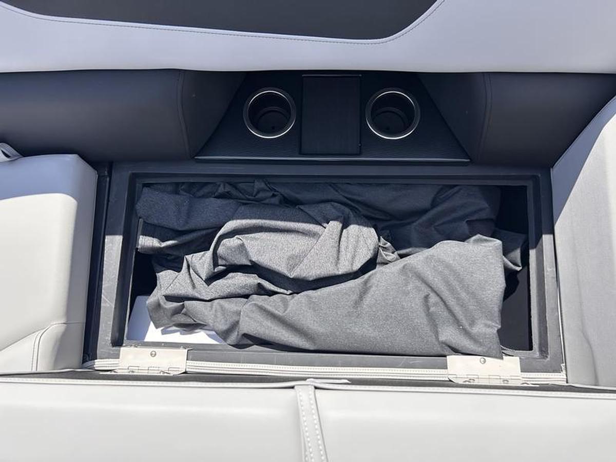 2025 South Bay 224UL LE Entertainment 2.75