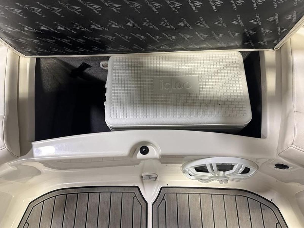 Used 2012 Monterey 224 FSX