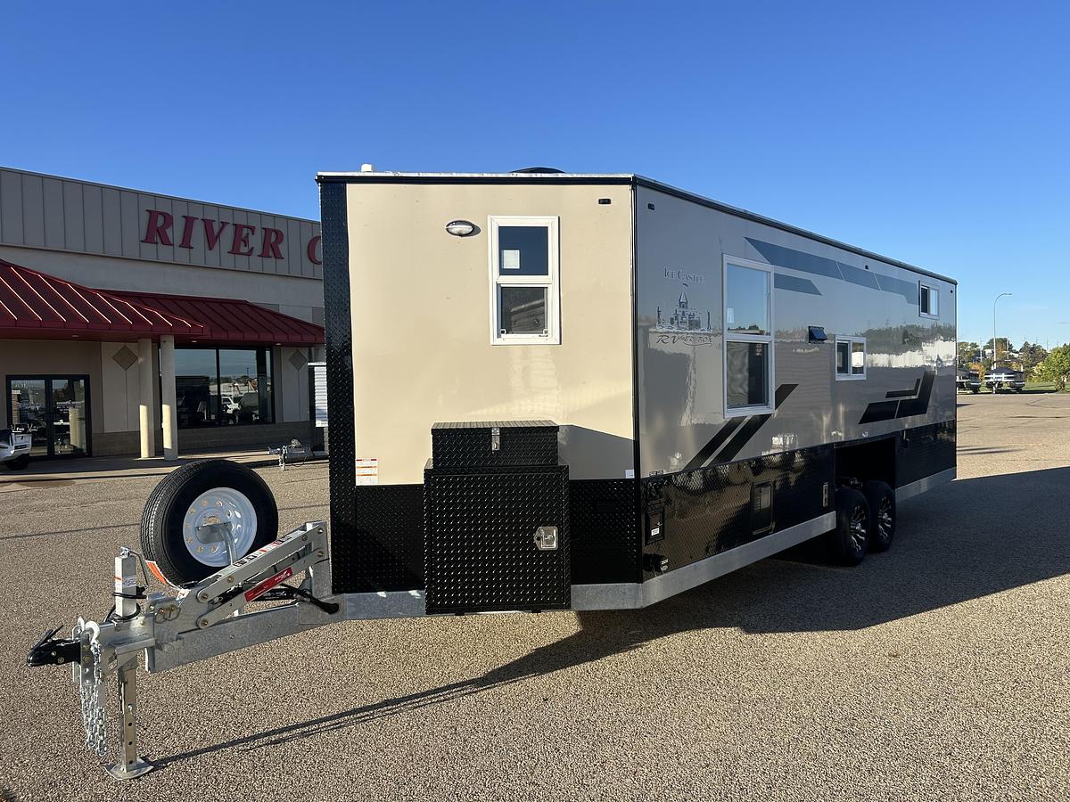 2027 Ice Castle Fish Houses 8' X 24V Missouri Riverbend Lodge