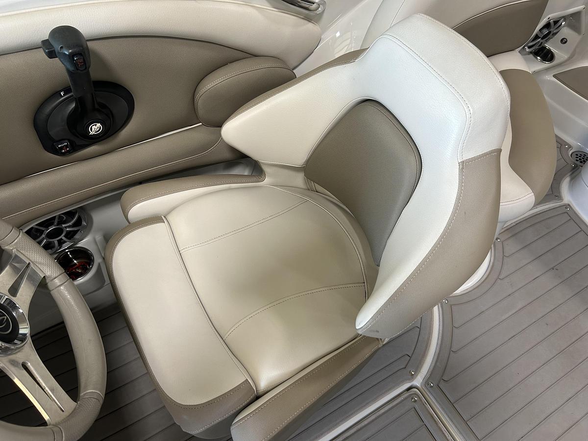 Used 2016 Crownline E2