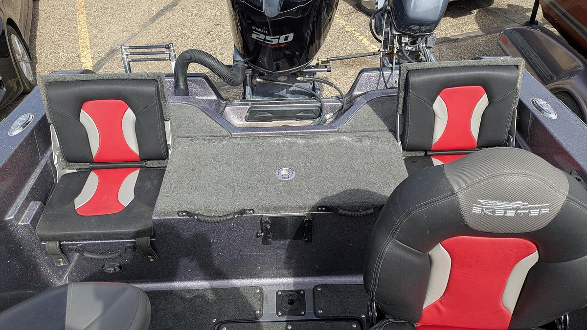 Used 2017 Skeeter WX2060